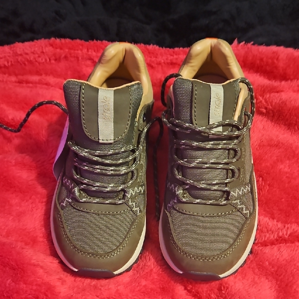 Stylish Hiking Tennis Shoes